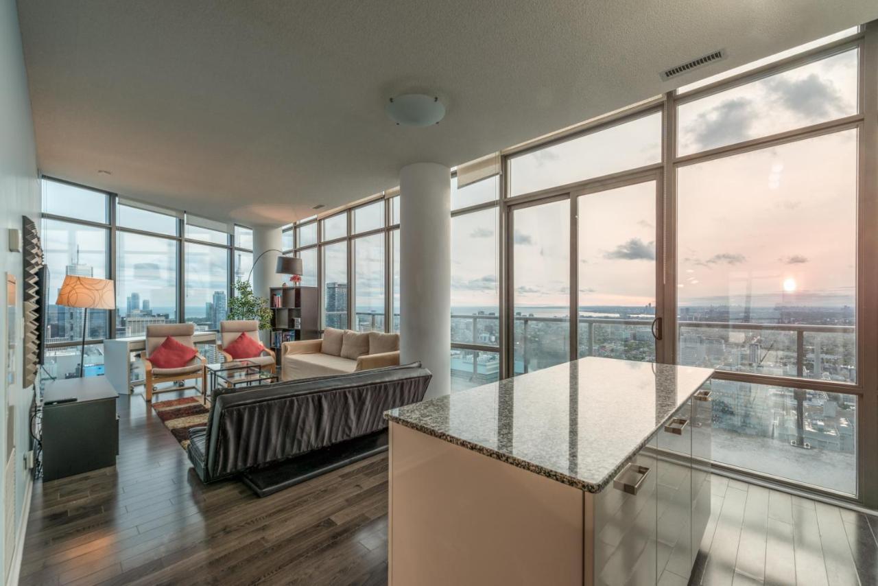 Unbelievable Penthouse View With 3 Bedrooms Торонто Экстерьер фото
